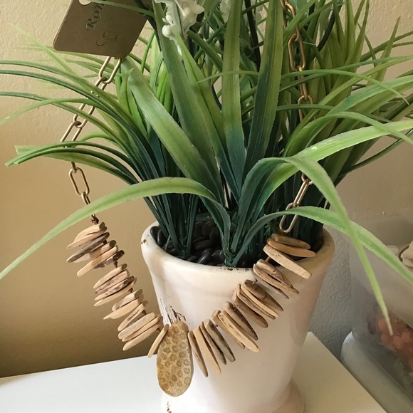 Romance Necklace. NWT. - Picture 8 of 11